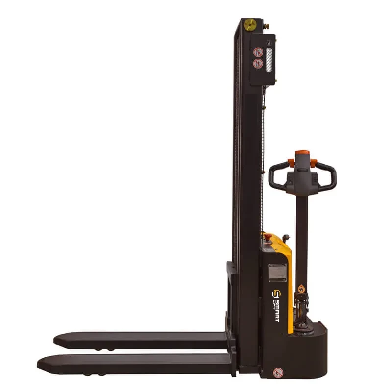 Штабелер электрический самоходный EST122 (1200 кг; 3,3 м; 24В / 105Ач) SMARTLIFT (SMART) Штабелер электрический самоходный EST122 (1200 кг; 3,3 м; 24В / 105Ач) SMARTLIFT (SMART)