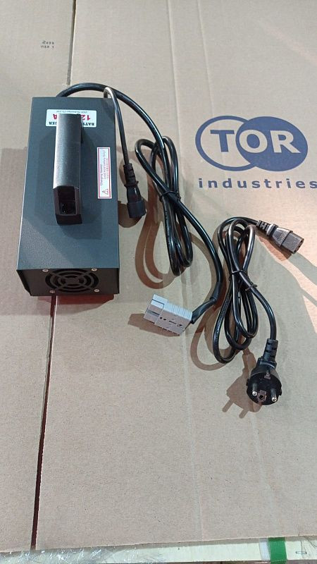 Зарядное устройство для штабелёров DYC/PEMS 12V/15A (Charger), шт Зарядное устройство для штабелёров DYC/PEMS 12V/15A (Charger), шт