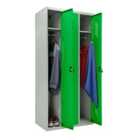 Шкаф металлический трехдверный серый с зеленым