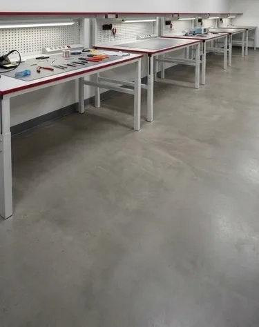 Столы радиомонтажные