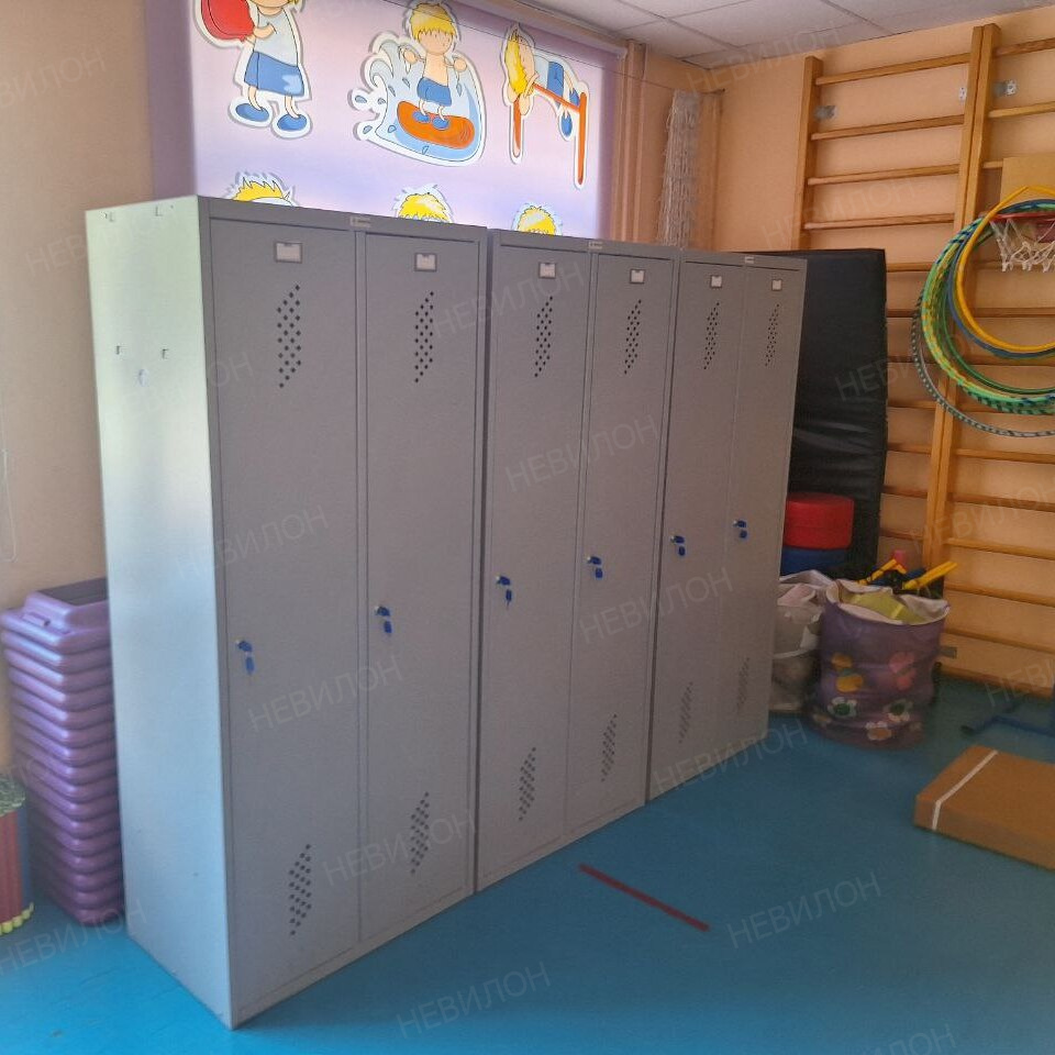 Установка шкафов для уборочного инвентаря